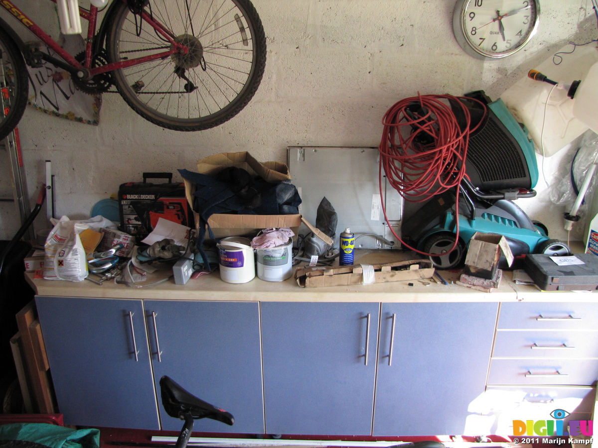 Picture Sx20112 Old Kitchen Cabinets In Garage 20110819