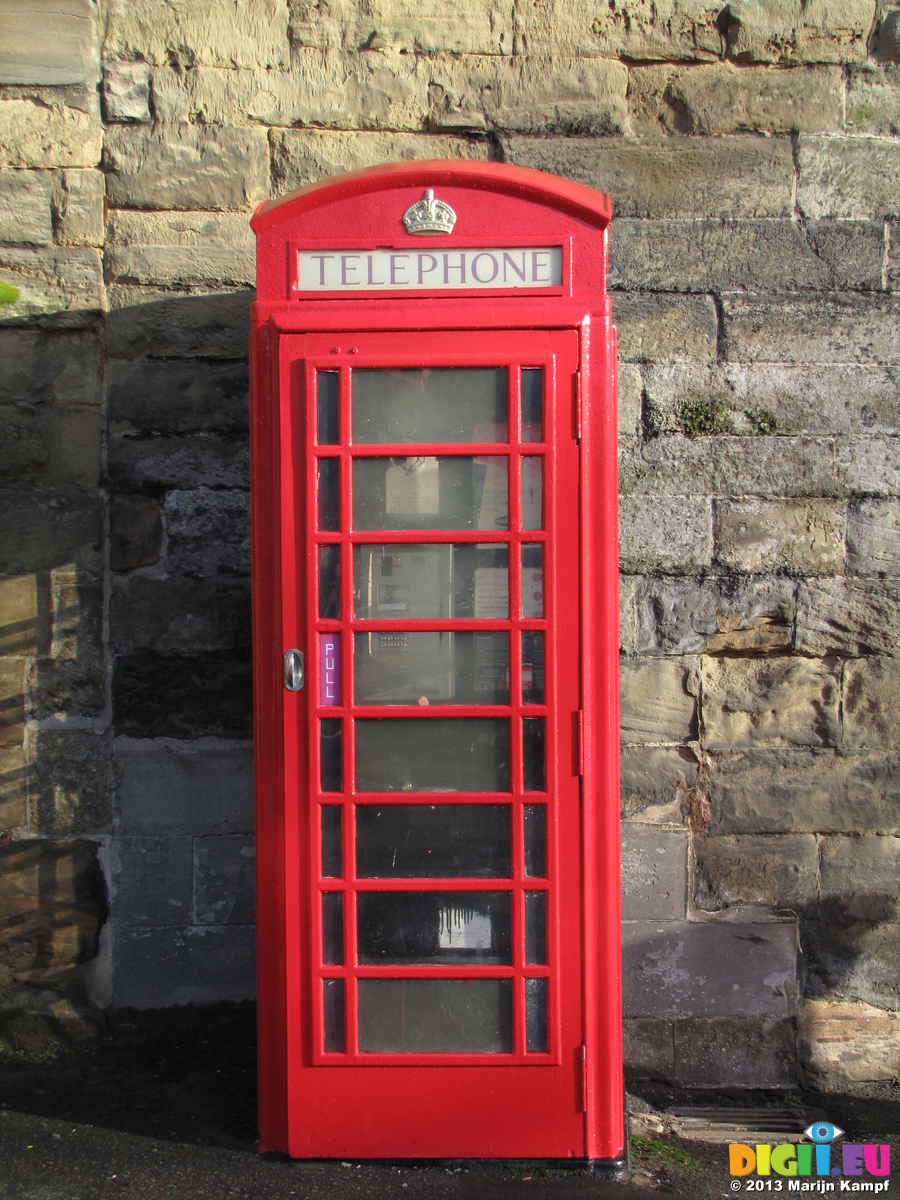 Picture SX25962 Red telephone box | 20130126 Warwick | Photo by digii.eu